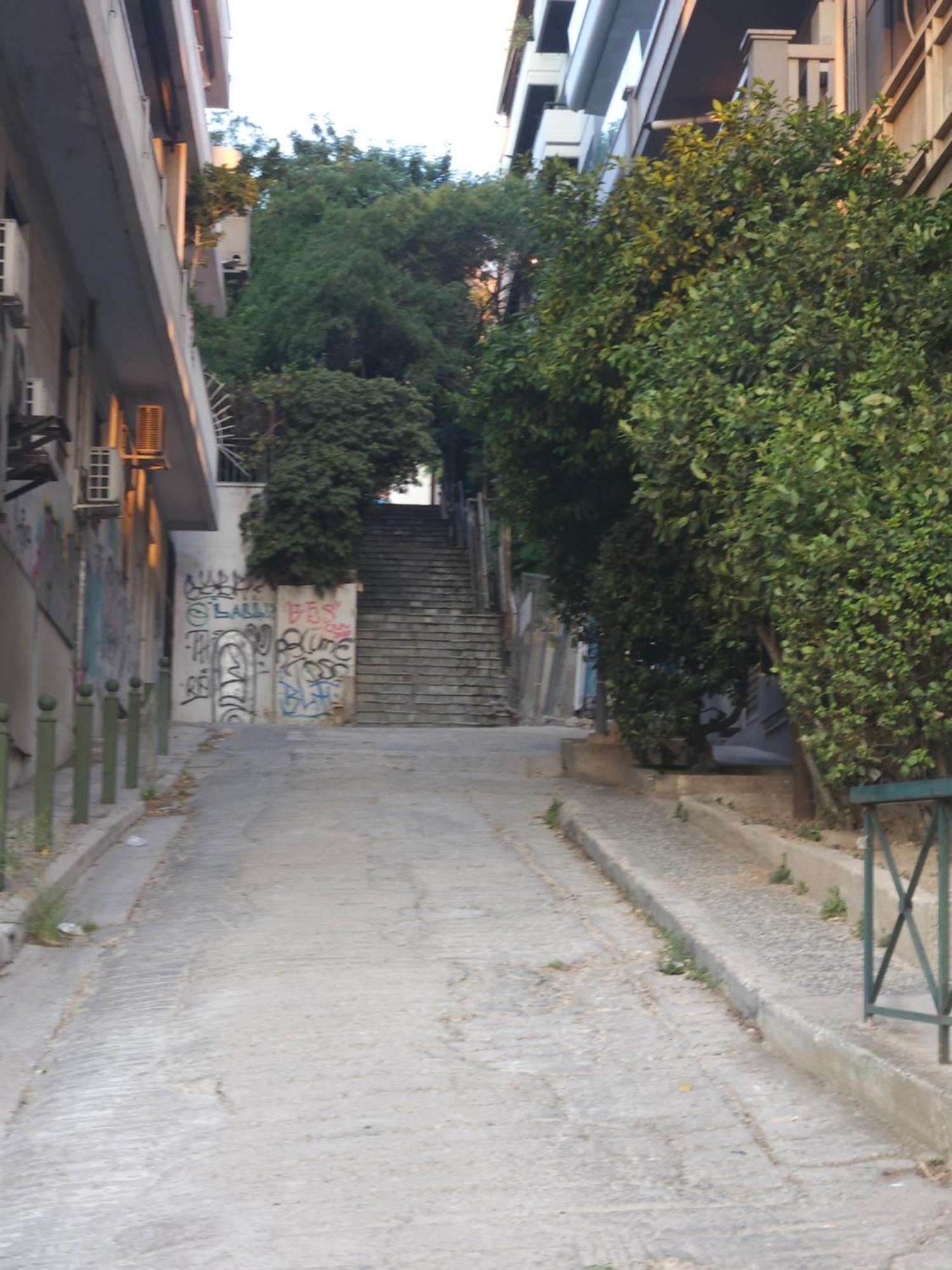 Apartment Mets Gem With Balcony Near Acropolis *